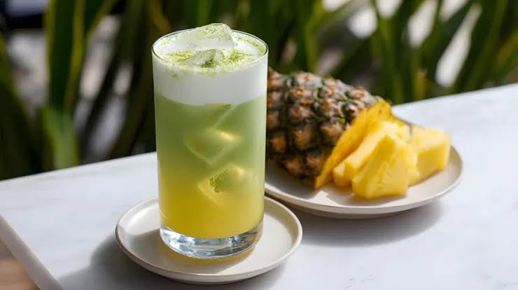Pineapple Matcha Latte 